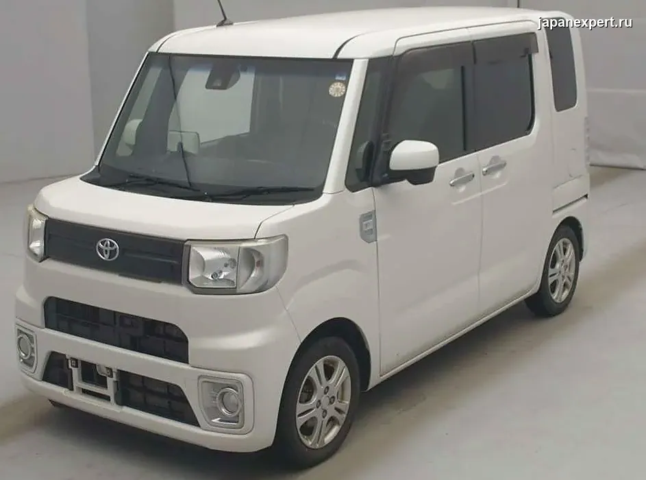 Toyota Pixis Mega LA700A 2016 — пример продажи на аукционе Японии