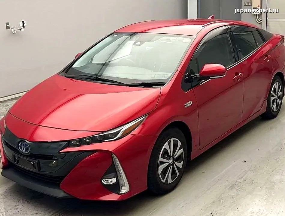 Toyota Prius PHV ZVW52 2019 — пример продажи на аукционе Японии