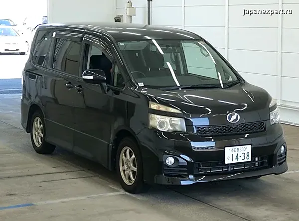 Toyota Voxy ZRR70W 2010 — пример продажи на аукционе Японии