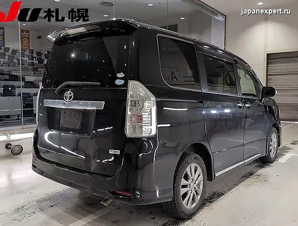 Toyota Voxy ZRR75W 2011 — пример продажи на аукционе Японии